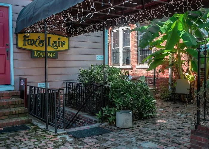 Pet Friendly hotel: Olde Town Inn